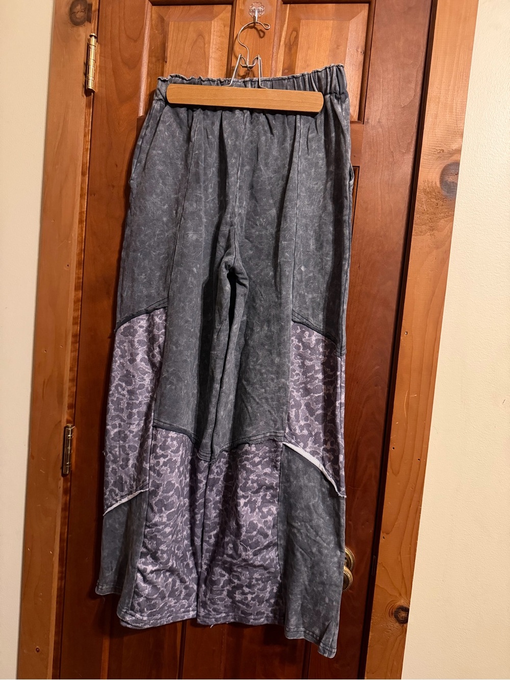 Women’s Black/Gray Animal Print Patterned Panel Casual Pants